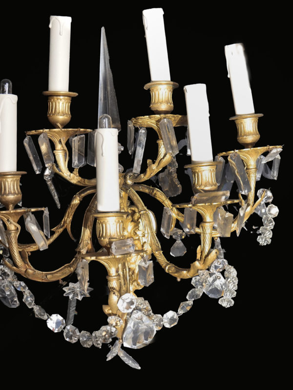 Paire d'appliques en bronze, poignard et pampilles